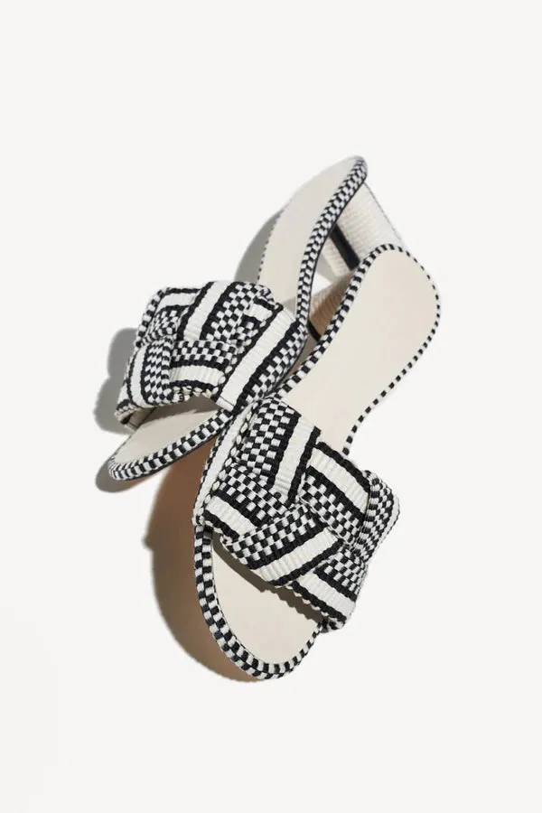 Amambaih Claudia Mules