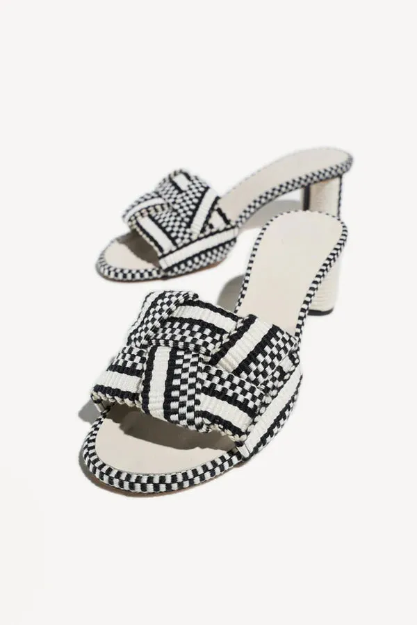 Amambaih Claudia Mules