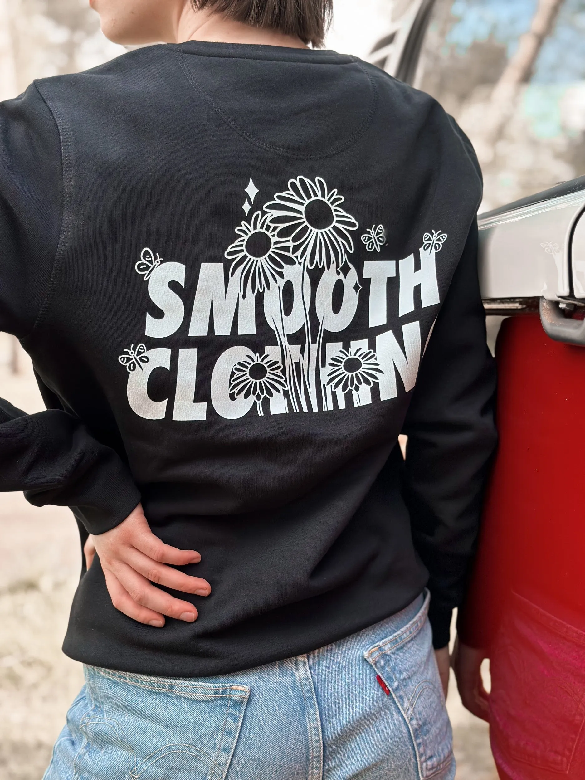 Black Crew / Flowers White Front Back Women
