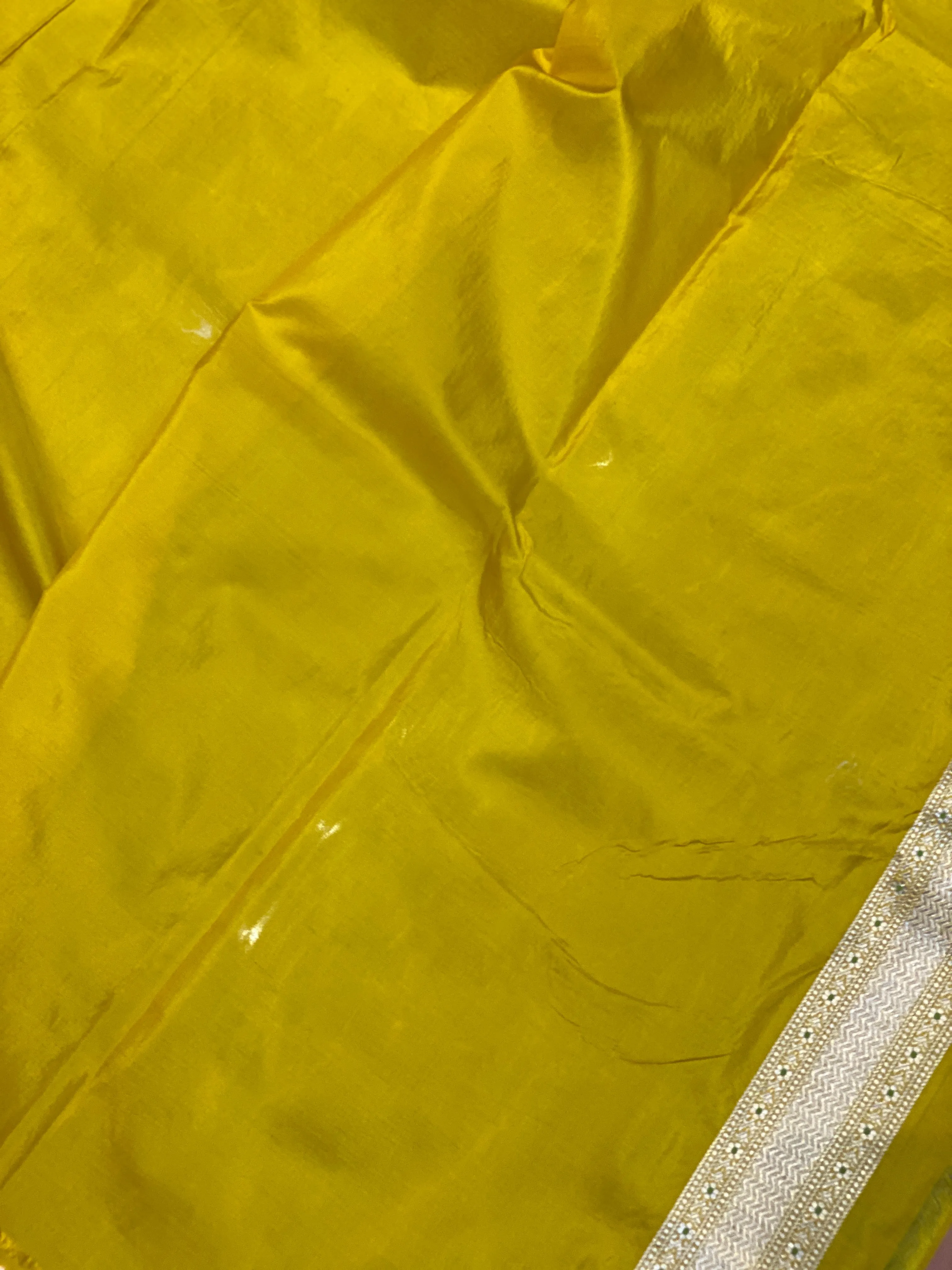 Elegant Yellow Pure Silk Banarasi Saree with Handwoven Jaal Work