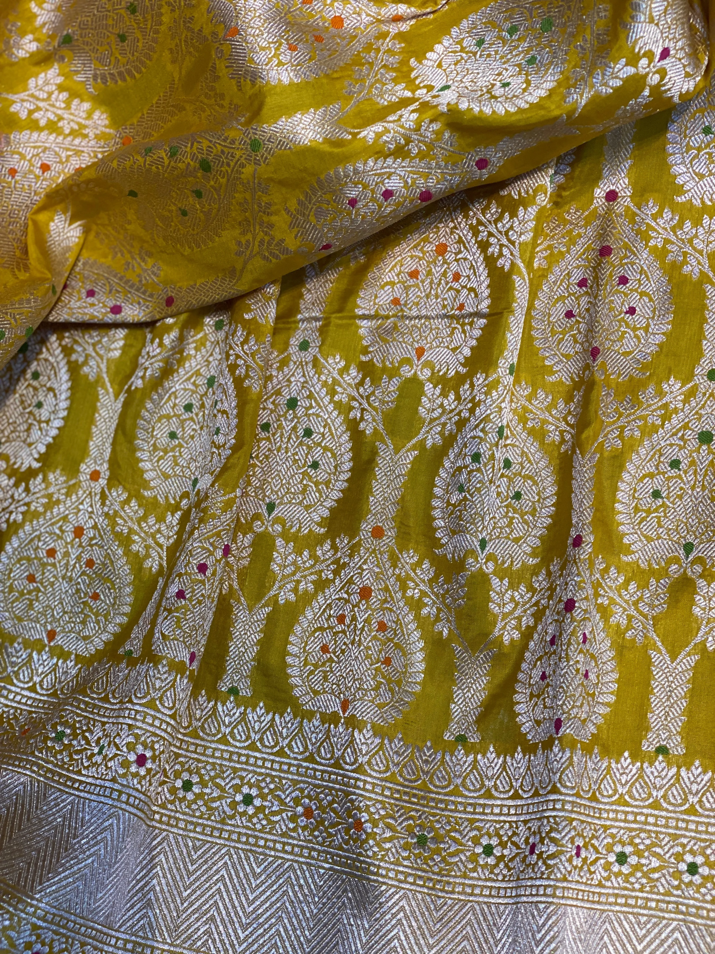 Elegant Yellow Pure Silk Banarasi Saree with Handwoven Jaal Work