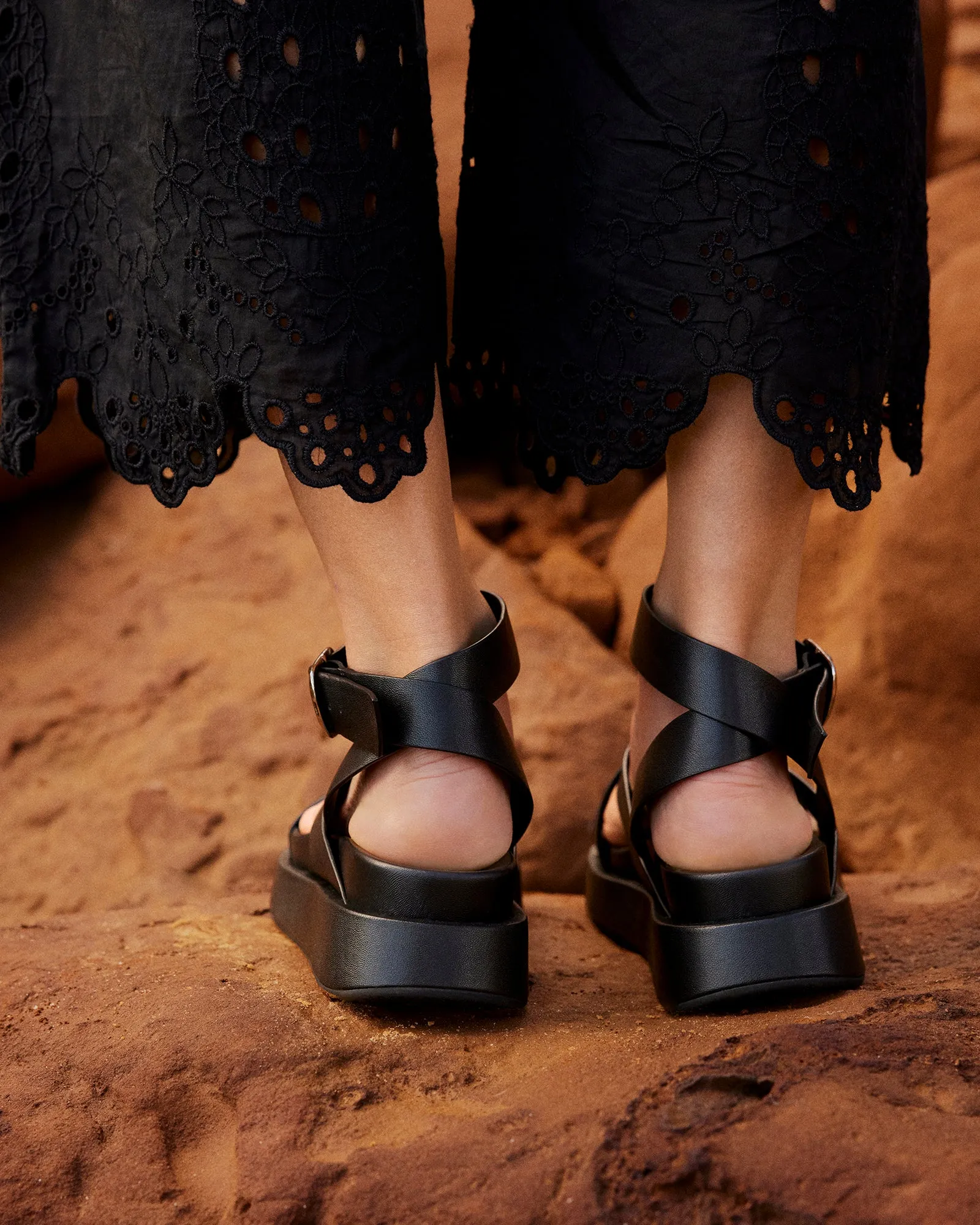 MACK FLAT SANDALS BLACK LEATHER