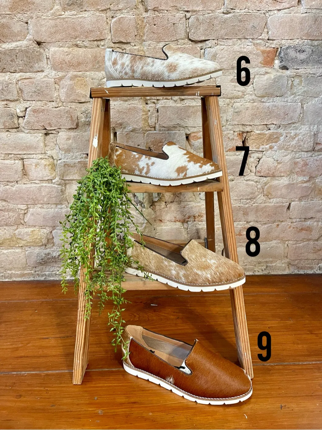 MYRA Cowhide Loafers