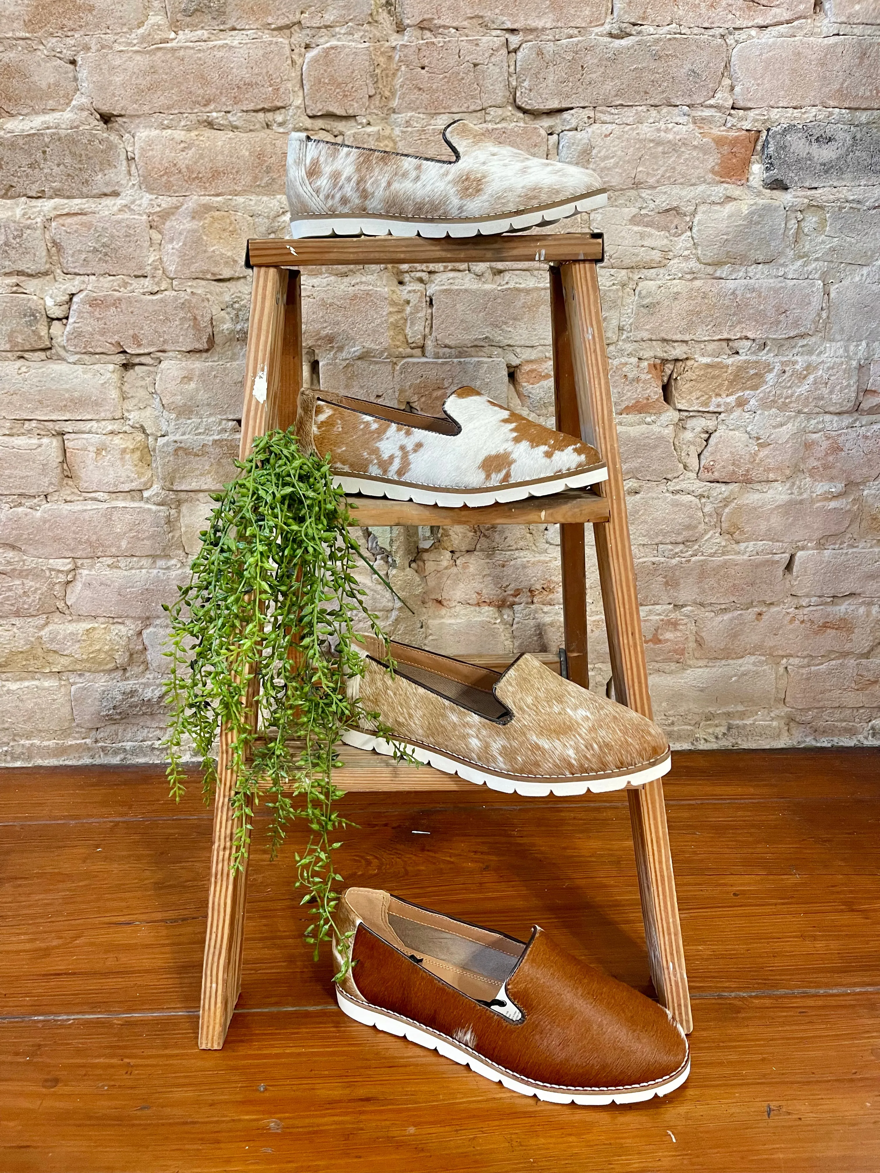 MYRA Cowhide Loafers