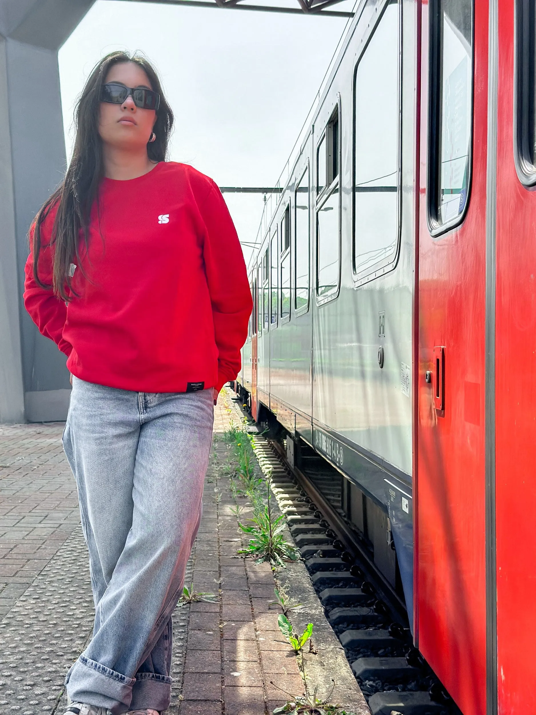 Red Crew / S Logo White Embroidered Women