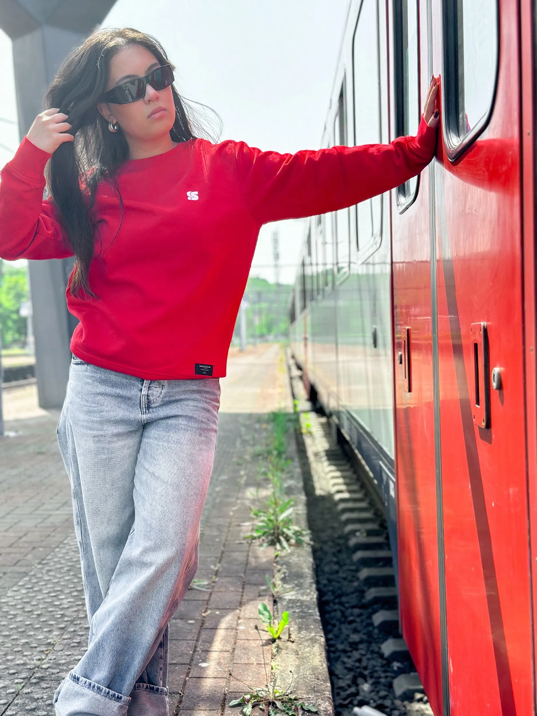 Red Crew / S Logo White Embroidered Women