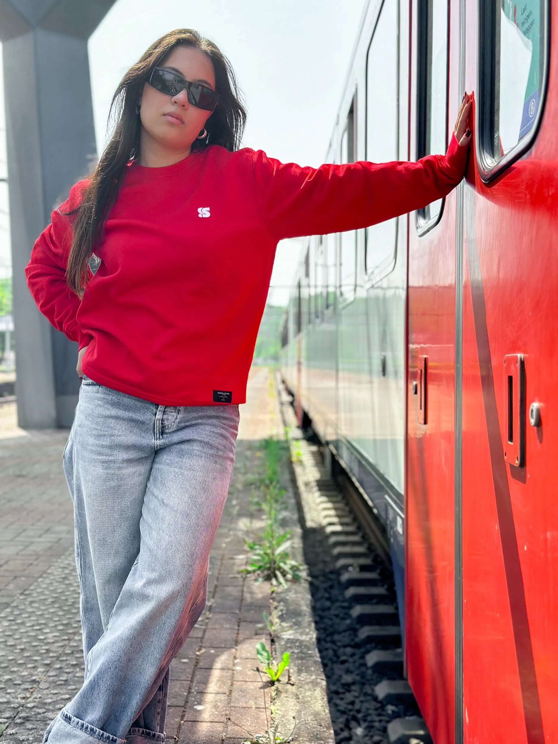 Red Crew / S Logo White Embroidered Women