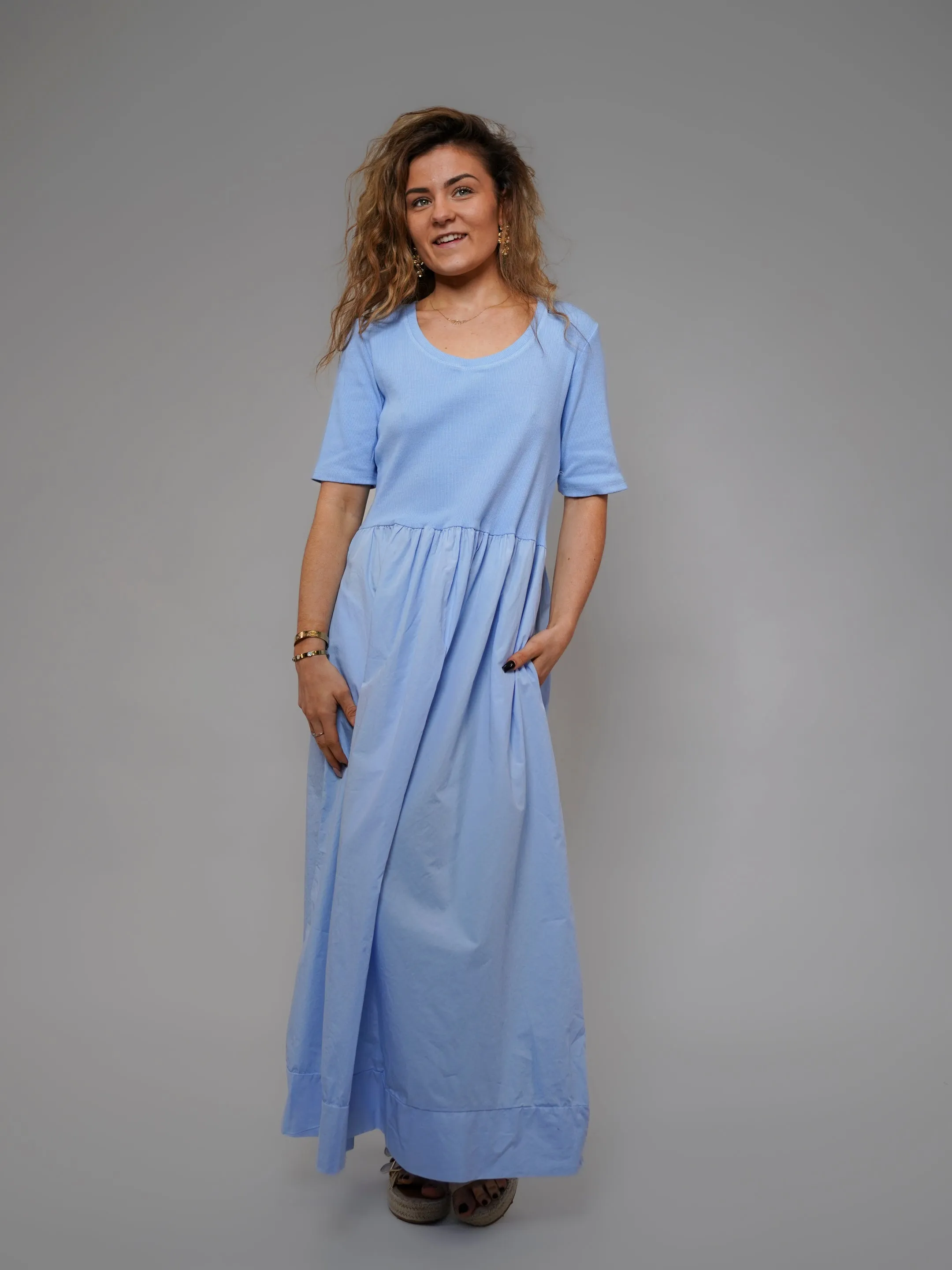 Robe bleu ciel manches courte - 1939