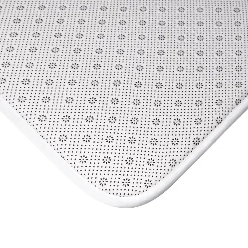 Trendy Green Geometric Bath Mat