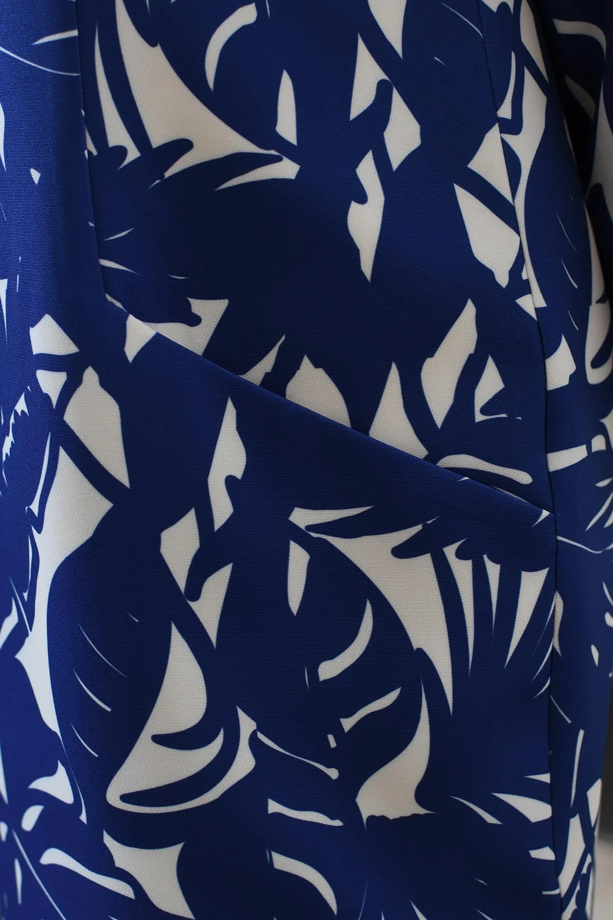 Via Veneto Royal Blue Tropical Leaf Pattern Dress With Pockets-A134 Pia
